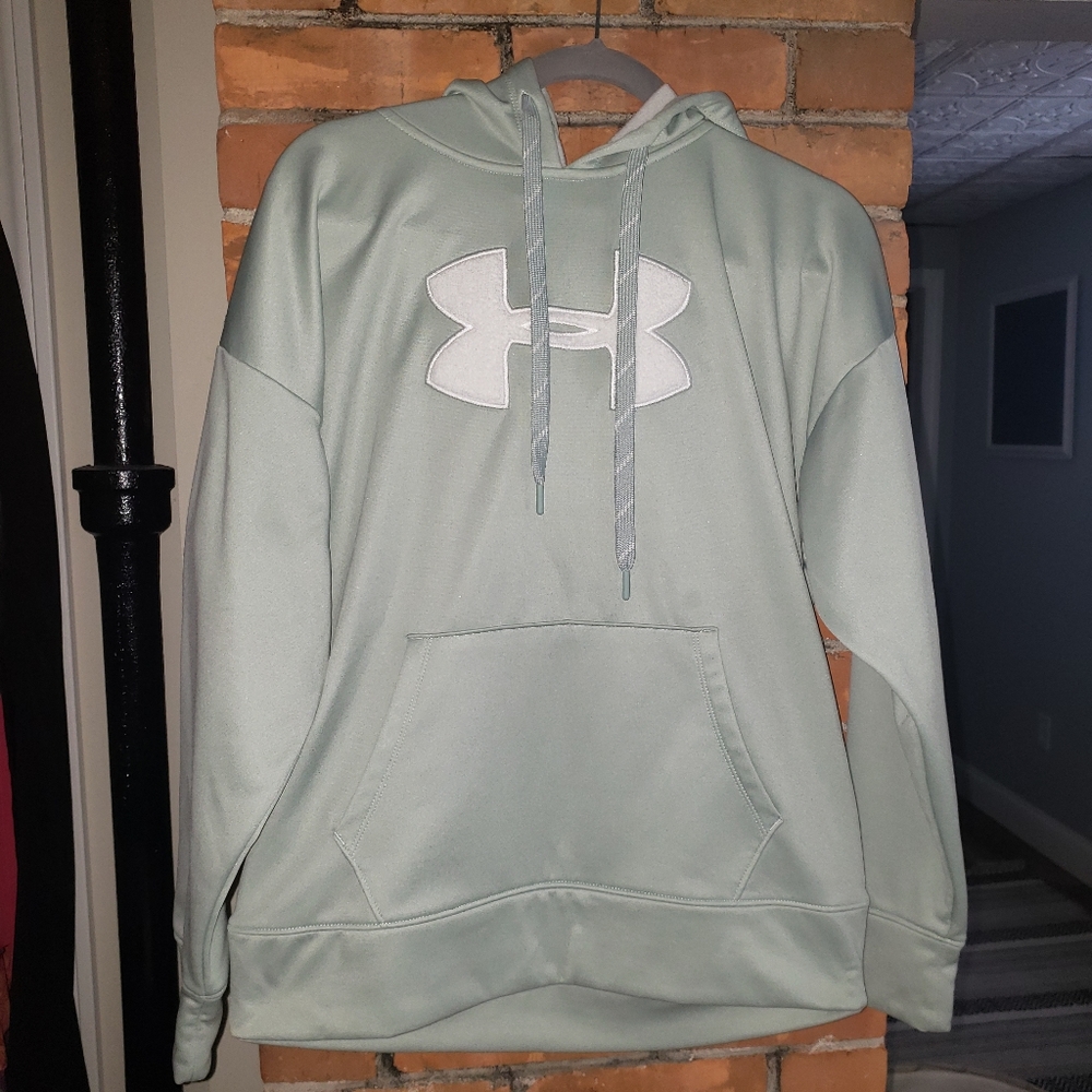 Under Armour Sweatshirt